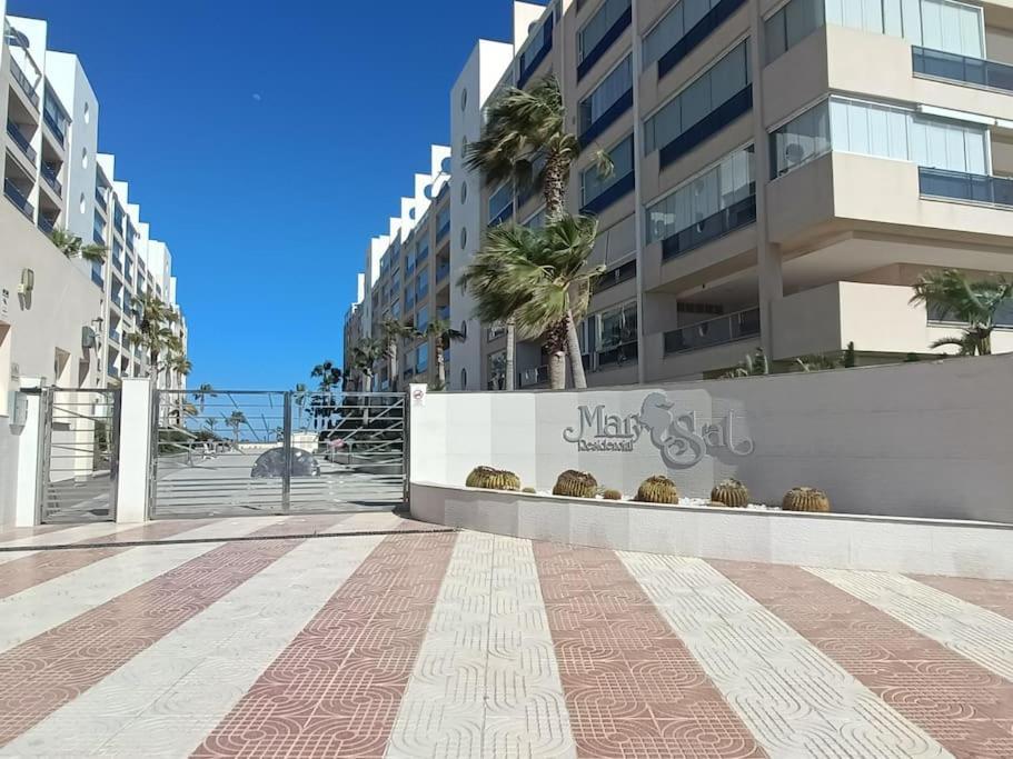 Mar Y Sal 12 Suites, Gran Terraza Con Vistas Al Mar, 2 Hab, Garaje Y Piscina Roquetas de Mar Exterior photo